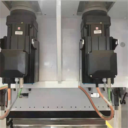 GILDEMEISTER उच्च परिशुद्धता 30t हाइड्रोलिक प्रेस ब्रेक मशीन