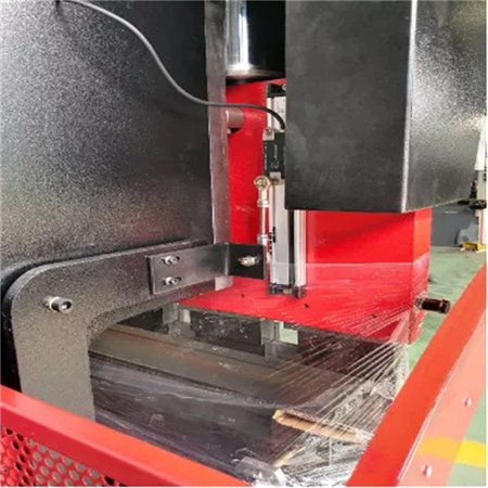 छोटी विनिर्माण मशीनें आयरन एंगल बार मैनुअल बिक्री के लिए प्रयुक्त शीट धातु स्टील झुकने मशीन