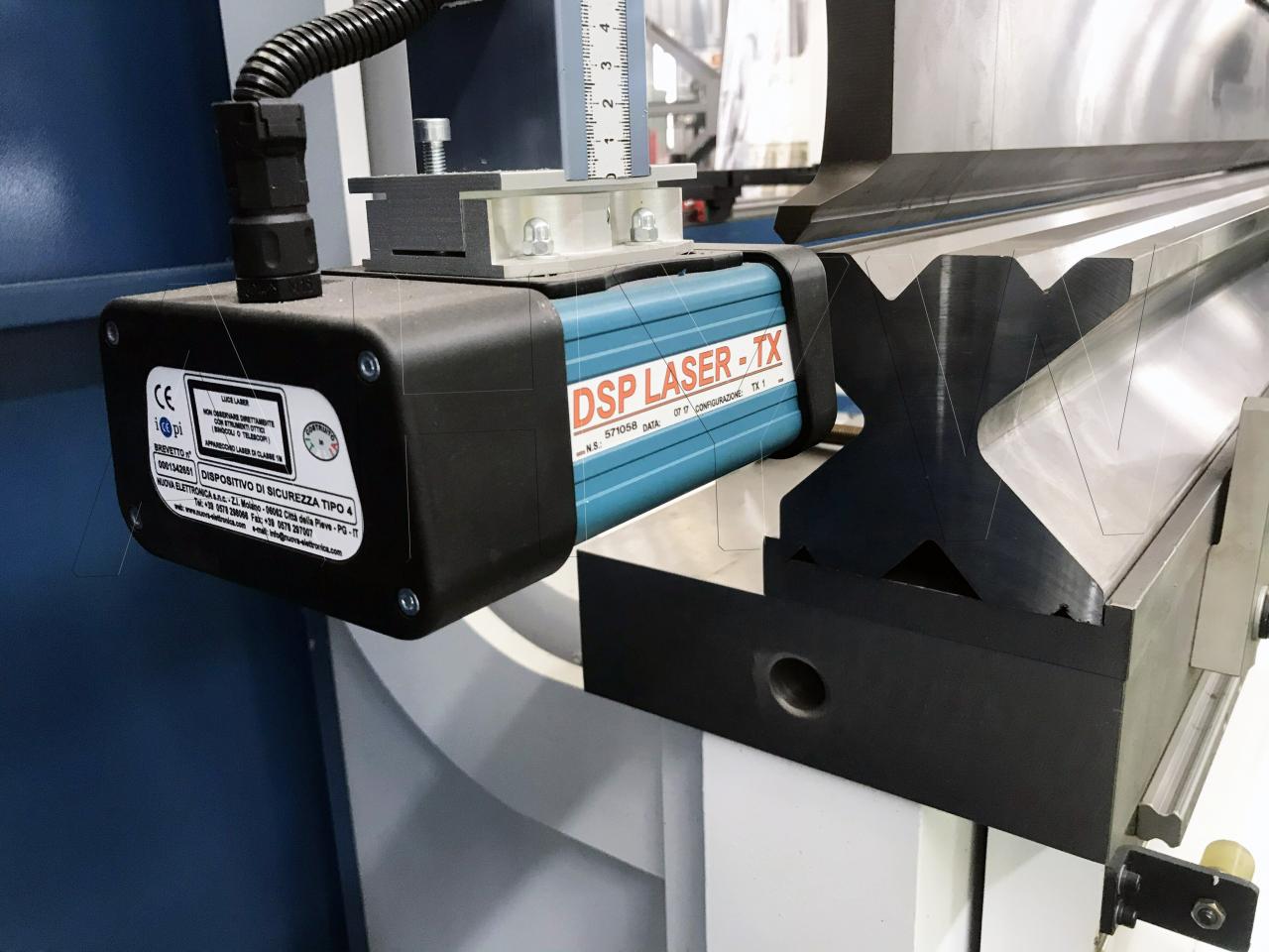 4 Axis Cnc Tandem Press Brake With Delem Da58t 2d Graphical Controller डेलेम Da58t 2d ग्राफिकल कंट्रोलर के साथ 4 एक्सिस सीएनसी टेंडेम प्रेस ब्रेक