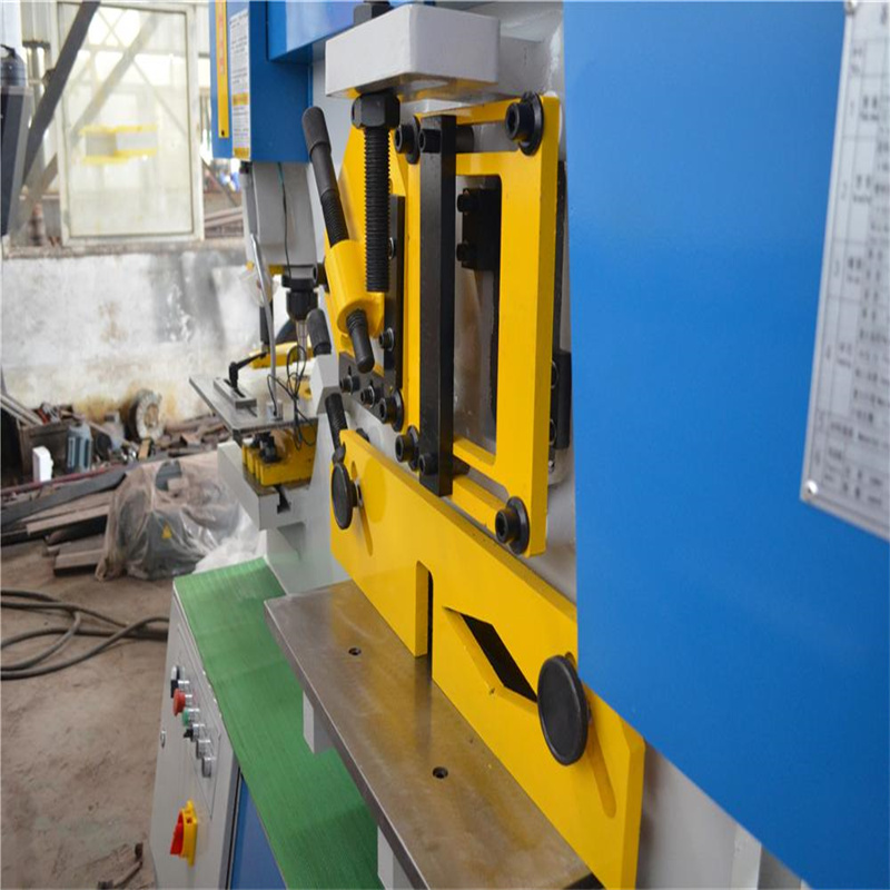 उच्च गुणवत्ता प्लेट झुकने सीएनसी हाइड्रोलिक आयरन वर्कर मशीन पंचिंग प्रेस मशीन