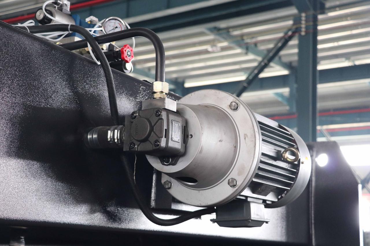 Cnc Hydraulic Press Brake Machine Bending Servo Electric Press Brake 40T सीएनसी हाइड्रोलिक प्रेस ब्रेक मशीन झुकने सर्वो इलेक्ट्रिक प्रेस ब्रेक 40T