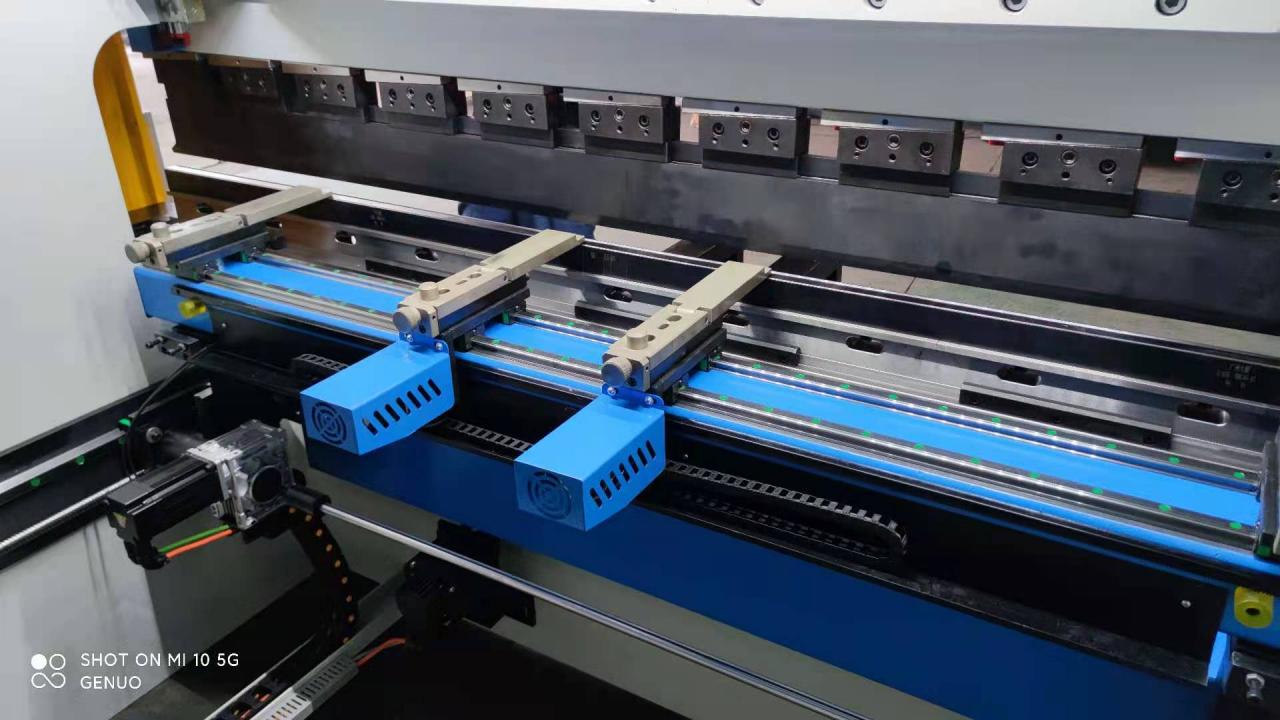 3 डी टच स्क्रीन सिस्टम के साथ दा -66 टी नियंत्रक सीएनसी हाइड्रोलिक प्रेस ब्रेक मूल्य